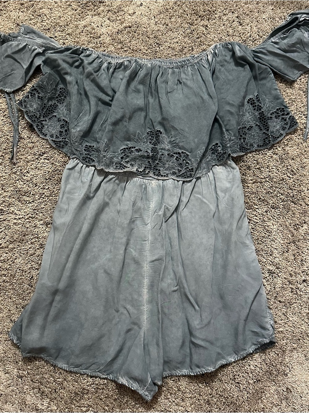 #109 American Eagle Outfitters Off The Shoulder Romper - Size M